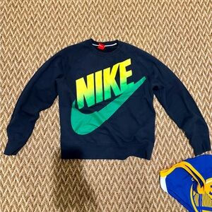 Nike Raglan Sweatshirt Jamaica colors Medium